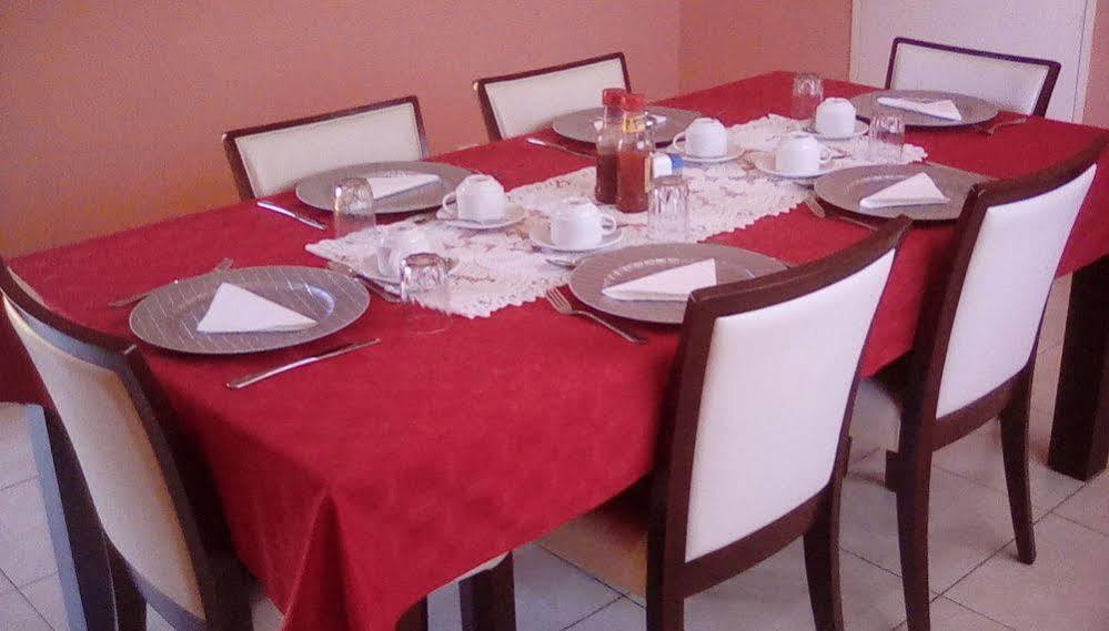 ליבינגסטון Cypress Executive Lodge מראה חיצוני תמונה