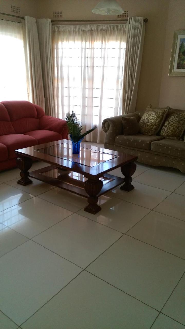 ליבינגסטון Cypress Executive Lodge מראה חיצוני תמונה